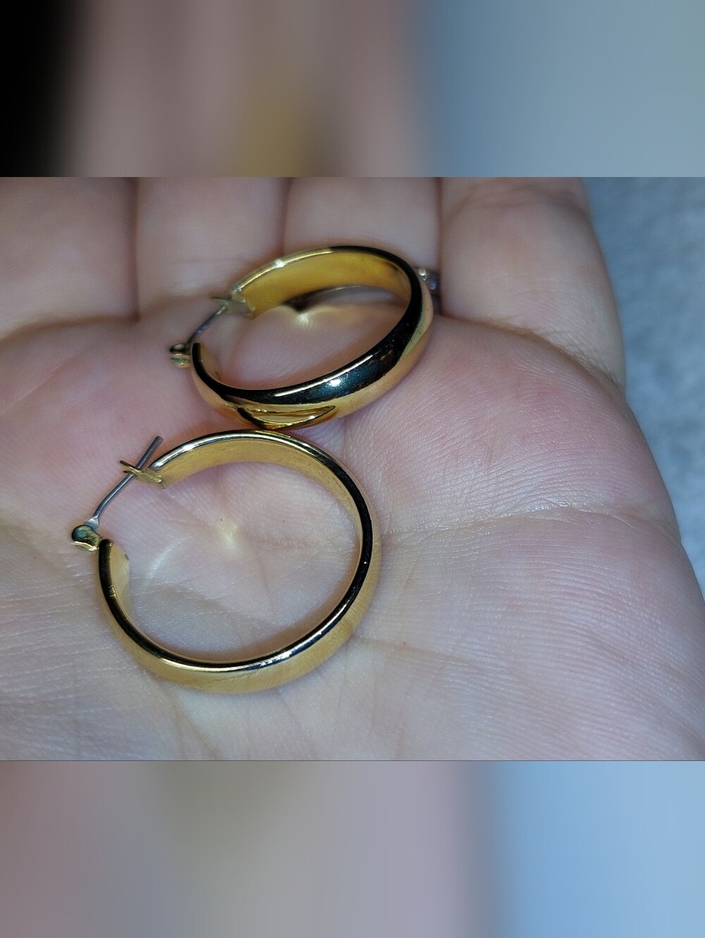 Classic Goldtone Hoop Earrings - Women Jewelry 1 Inch